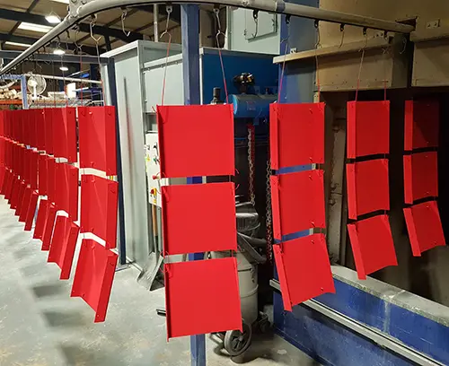 Ligne de peinture en poudre intégrée