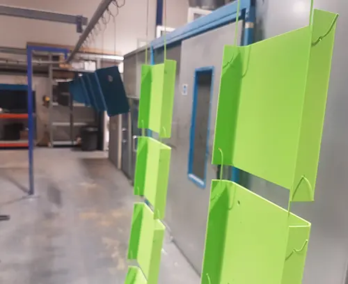 Ligne de peinture en poudre intégrée