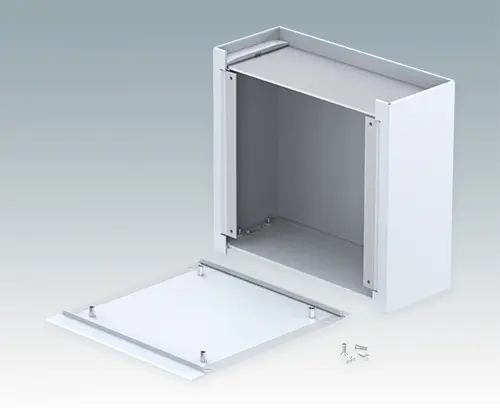 Panneau inférieur amovible