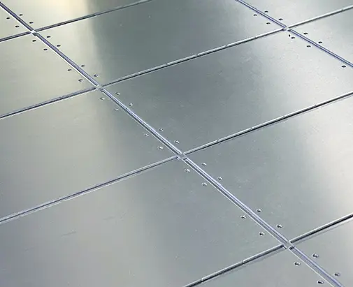 Faces avant perforées CNC