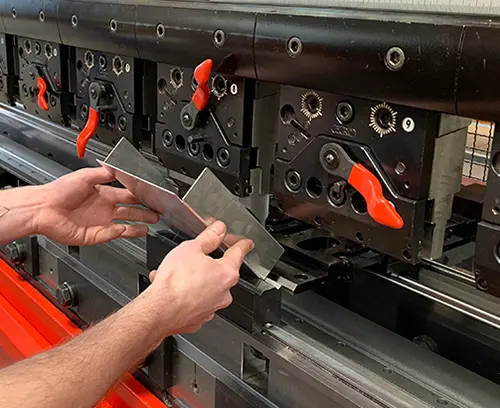 Formage très précis de chaque pli